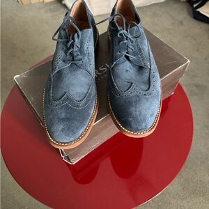 Florsheim Blue Oxford Shoes with Brogue Detailing size 9.5 men